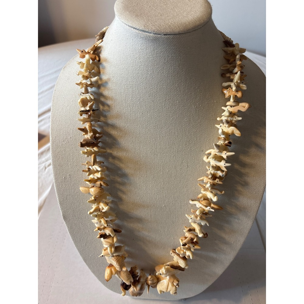 Shell Fetish Necklace Womensā OS Cream Tan Excellent Animal Carvings